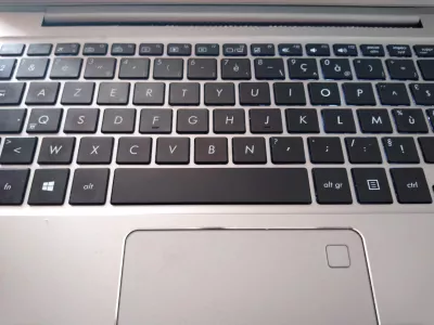 Kako riješiti dodirnu tablu sa ASUS laptopom? : Pozadinsko osvjetljenje tastature neće se ponovo uključiti, a pozadinsko osvjetljenje tastature ponovno raditi