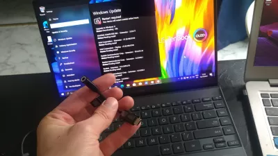 5 ən yaxşı 13.3 düymlük ultrabuklar - növlər və xüsusiyyətlər : Asus ZenBook, Cek kimi Cek kimi zəruri adapterlər ilə çatdırılır